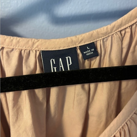 Darling 💖 perfect for summer Gap eyelet flutter sleeve blouse - Picture 3 of 7